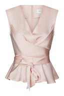 risetta-satijnen-top-light-pink-neo-noir-productfoto-vooraanzicht-1