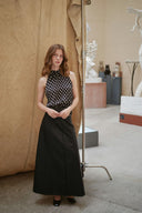 raya-nepleren-rok-black-neo-noir-lookfoto-vooraanzicht-1