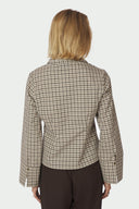 rosa-geruite-hemd-blouse-beige-neo-noir-modelfoto-achteraanzicht-1