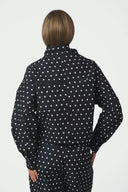 callisa-polka-dot-jas-black-zwart-neo-noir-modelfoto-achteraanzicht-1