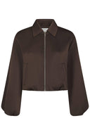 denielle-satijnen-korte-bomberjas-dark-brown-donkerbruin-neo-noir-productfoto-vooraanzicht-1