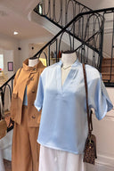 anelle-satijnen-blouse-light-blue-neo-noir-etalagefoto-vooraanzicht-1