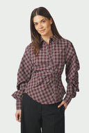 neoella-geruite-hemd-blouse-plum-bordeaux-neo-noir-modelfoto-vooraanzicht-4