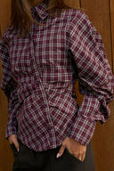 neoella-geruite-hemd-blouse-plum-bordeaux-neo-noir-modelfoto-vooraanzicht-3