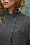 nerine-structure-twill-blazer-antracit-grijs-neo-noir-lookfoto-detail