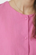 moisa-linnen-blouse-pink-neo-noir-modelfoto-detail-1