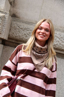 adelina-gebreide-paisley-sjaal-beige-neo-noir-lookfoto-vooraanzicht-1