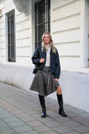 sabella-geruite-midi-rok-brown-check-bruin-neo-noir-lookfoto-vooraanzicht-4