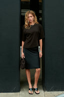 alira-boxy-t-shirt-tops-dark-brown-neo-noir-lookfoto-vooraanzicht-2