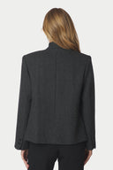 paria-geruite-blazer-donkergrijs-neo-noir-modelfoto-achteraanzicht-1