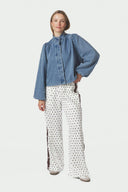 meggie-polka-dots-broek-off-white-neo-noir-modelfoto-vooraanzicht-1