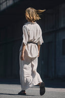 viana-ginia-hemd-blouse-sand-melange-msch-copenhagen-modelfoto-achteraanzicht-1