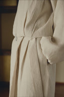zein-esteriane-geklede-balloon-barrel-broek-bleached-sand-msch-copenhagen-modelfoto-detail-1