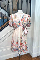 shena-flower-jurk-creme-neo-noir-etalage-vooraanzicht-1