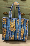lovie-gewatteerde-shopper-blue-sweet-like-you-productfoto-vooraanzicht-2