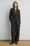 johnna-barrel-balloon-geruite-geklede-pantalon-broek-dark-brown-donkerbruin-msch-copenhagen-modelfoto-vooraanzicht-1