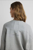marletta-icon-logo-boxy-oversized-sweater-light-grey-melange-lichtgrijs-msch-copenhagen-modelfoto-close-up-1
