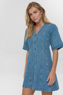 miriami-mini-denim-jurk-moves-medium-blue-modelfoto-zijaanzicht-1