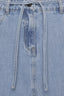 maisie-denim-jeans-rok-light-blue-moves-model-detail-2