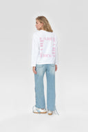 kanna-bonjour-la-mer-t-shirt-bright-white-moves-modelfoto-achteraanzicht-2