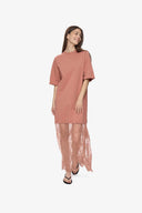 cambria-maxi-kanten-tshirt-jurk-apple-butter-moves-modelfoto-vooraanzicht-5
