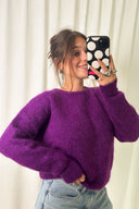 maris-gebreide-wave-trui-violet-sweet-like-you-model-vooraanzicht-1