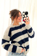 Cleo-gestreepte-mohair-trui-light-grey-sweet-like-you-model-vooraanzicht-1