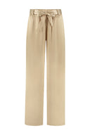 carmen-broek-beige-satijn-studio-amaya-productfoto-vooraanzicht-1