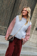 laurie-gebreide-mouwloze-mohair-cardigan-orla-antwerp-light-blue-lookfoto-vooraanzicht-1