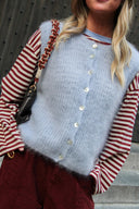 laurie-gebreide-mouwloze-mohair-cardigan-orla-antwerp-light-blue-lookfoto-vooraanzicht-2