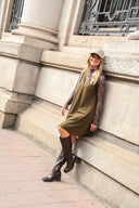 yasmalea-mini-jurk-yas-dark-olive-olijfgroen-lookfoto-zijaanzicht-1