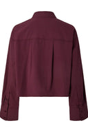 yaslee-cropped-hemd-blouse-fig-bordeaux-yas-productofot-achteraanzicht-1