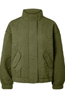 yasfipura-gewatteerde-bomber-pufferjas-sphagnum-groen-yas-productfoto-vooraanzicht-1
