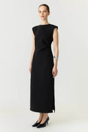 yaspina-maxi-jurk-black-zwart-yas-modelfoto-zijaanzicht-1