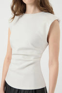 yaspina-t-shirt-star-white-yas-odel-vooraanzicht-3