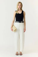 yaslua-effen-barrel-balloon-denim-jeans-broek-cream-yas-model-vooraanzicht-3