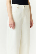 yaslua-effen-barrel-balloon-denim-jeans-broek-cream-yas-model-zijaanzicht-1