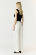 yaslua-effen-barrel-balloon-denim-jeans-broek-cream-yas-model-zijaanzicht-2