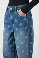 yaslua-barrel-denim-jeans-broek-medium-blue-denim-yas-modelfoto-detail-1