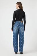 yaslua-barrel-denim-jeans-broek-medium-blue-denim-yas-modelfoto-achteraanzicht-1