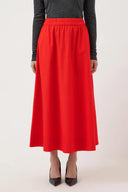 Yasconea-midi-rok-fiery-red-Y.A.S-modelfoto-close-up-1