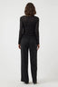 yascara-kanten-top-black-yas-model-achteraanzicht-1