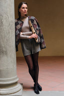 yastabby-tweed-short-black-birch-yas-modelfoto-vooraanzicht-1