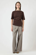 yaspina-t-shirt-chocolate-brown-chocoladebruin-yas-modelfoto-vooraanzicht-2