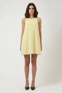 yascrimo-mini-ruche-jurk-wax-yellow-Y.A.S-modelfoto-vooraanzicht-3