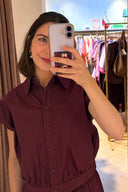 yastimber-gestreepte-cropped-hemd-blouse-bordeaux-fig-yas-spiegelfoto-vooraanzicht-6