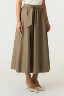 yastimber-maxi-gestreepte-rok-timber-wolf-donkerbeige-yas-modelfoto-zijaanzicht-1