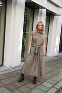 yastimber-maxi-gestreepte-rok-timber-wolf-donkerbeige-yas-lookfoto-vooraanzicht-1