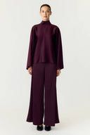 yaspelana-satijnen-blouse-bordeaux-fig-yas-modelfoto-vooraanzicht-2