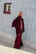 yaspelana-satijnen-blouse-bordeaux-fig-yas-lookfoto-achteraanzicht-2